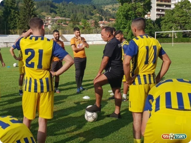 פרהוד עם שחקני ריינה בתחילת העונה (דף הפייסבוק בני ריינה)